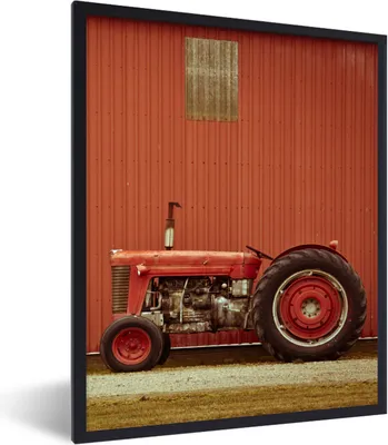 Produktbild von MuchoWow® Gerahmtes Poster Traktor - Scheune - Rot - Bauernhof 60x80 cm - Poster mit Schwarzem Bilderrahmen Wandposter Rahmen Foto Bilder - Premium - Wanddeko Wohnzimmer