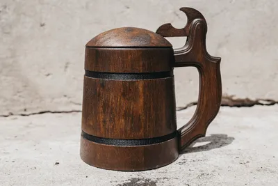 Produktbild von Ein wunderschöner hölzerner Bierkrug mit Deckel in , 22 OZ/ 0,7 l |Traditioneller Krug| Alter Bierkrug|Bierhumpen Wikinger