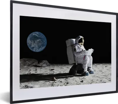 Produktbild von MuchoWow® MuchoWow® Gerahmtes Poster Astronaut - Mond - Laptop 40x30 cm - Poster mit zchwarzem Bilderrahmen - Bilderrahmen - Poster im Rahmen