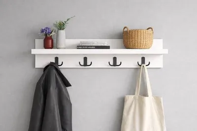 Immagine prodotto di Appendiabiti da parete con ripiano e 8 ganci, legno e metallo, bianco, 60 cm