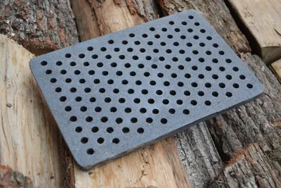 Image de SEZAM Grille de four 29,5 x 19,5 cm Grille en fonte avec trous Grille de cheminée carrée Grille de cendrier Poêle à bois Grille de four Grille de four Cheminée