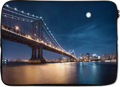 Produktbild von MuchoWow® Laptop Hülle 14 ZollNew York - Manhattan - Mond Laptoptasche - Laptoptasche - Stoßsicher - Schutzhaube