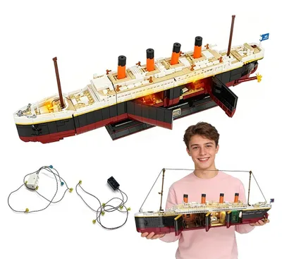Produktbild von Titanic Bausteine 1935 Teile LED Geschenk Dekoration