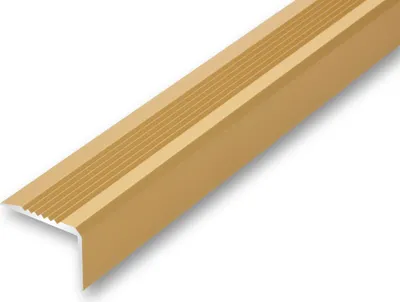 Produktbild von (14,74EUR/m) 40 x 28 x 1000 mm Treppenwinkel goldfarben gebohrt inkl. Montageset Treppenkantenprofil Treppenkante grob gerieft, stabil und rutschhemmend