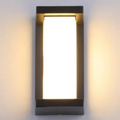 Imagen del producto de 2 focos LED de alta calidad para exteriores: iluminación elegante para su espacio exterior
