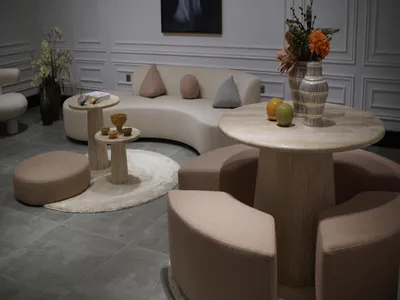 Zdjęcie produktu dla Stylowa beżowa ławka narożna Designerska ławka tapicerowana Ekskluzywne meble do siedzenia
