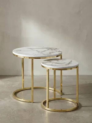 Produktbild von Moderne Marmor-Beistelltische, 2er Set, Goldene Gestelle, 50/35 cm. Weiß, 50x50x45 cm | Kadima Design