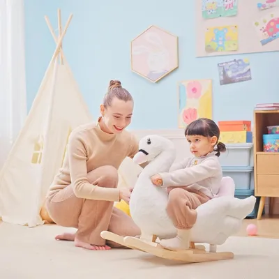 Produktbild von Schaukeltier Schaukelpferd mit Sicherheitsgurt Musik, 55 cm Baby Schaukel aus weichem Plüsch Schaukelspielzeug Spielzeug Wippe für Baby Kinder Kleinkinder ab 18 Monate Holz