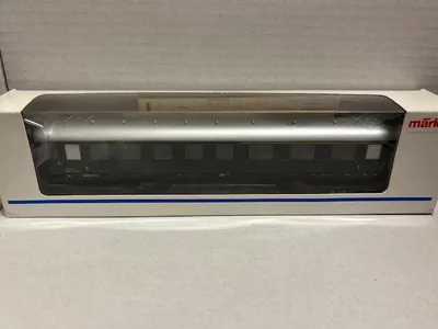 Produktbild von MÄRKLIN H0 Personenwagen AB4üh 1./2. Kl. 21 350 ÖBB 42317