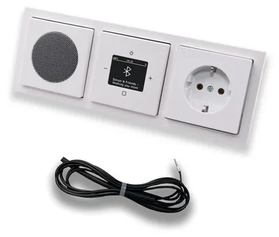 Produktbild von Busch Jäger DAB+ Unterputz Bluetooth Radio 8217U-101 Future Linear Studioweiß, Set mit Lautsprecher, Abdeckungen, Steckdose mit Kinderschutz, Rahmen + 0,9 m EBROM Wurfantenne z. Empfangsoptimierung