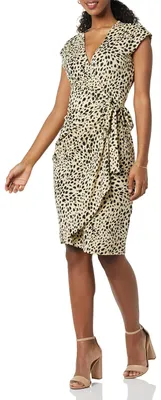 Produktbild von Amazon Essentials Damen Klassisches Wickelkleid mit Flügelärmeln (erhältlich in Übergröße), Bräunen Tiermuster, M