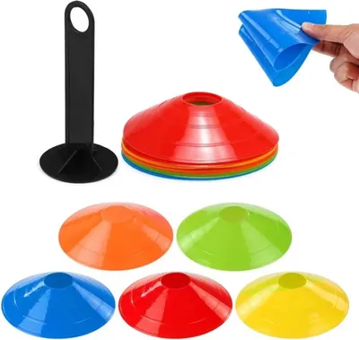 Produktbild von Agility Kegel Set 15-teilig – Trainingshütchen in 5 Farben mit Halter – Markierungshütchen für Fußball, Fitness & Parcours