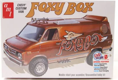 Produktbild von AMT 1265 Chevrolet Custom Van Foxy Box 1975 Kunststoffbausatz 1:25