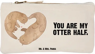 Produktbild von Mr. & Mrs. Panda Kulturtasche Otter Herz Größe S Klein - Weiß - Geschenk, beauty case, Federmappe, Schminktasche, Liebe, Love You, kosmetiktäschchen, Pouch
