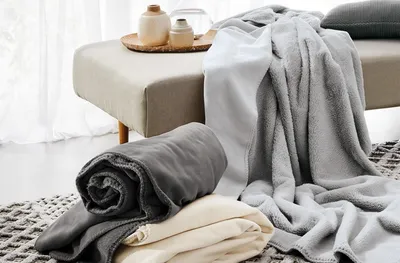 Produktbild von Irisette Microfaser Kuscheldecke Relax Größe 150x200 cm Farbe gold