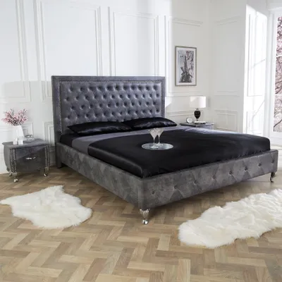 Produktbild von Invicta Interior, Bett, 180x200cm, antikgrau, Chesterfield, Nietenbesatz, Serie EXTRAVAGANCIA, Microfaser, Metall, 200 kg Tragkraft, geschwungene Chromfüße