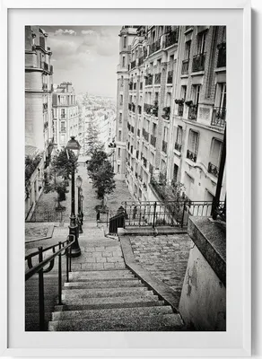 Produktbild von Schwarz-Weiß-Ansicht einer Stadtstraße– Wandbild mit Rahmen – Gerahmtes Bild  – Wanddekoration – 70x100 cm –  Weiß Rahmen