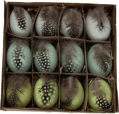 Produktbild von Hühnereier, bemalt, 12 Stück, mit Hänger, in vielen Farben & mit verschiedenen Motiven erhältlich | Deko-Ostereier, Farbe:Grün mit Federn