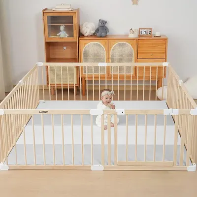 Produktbild von Holz Laufstall Baby 160×180 cm & Luxe Spielmatte (4 cm) – Stabiler, Unlackierter Baby Laufgitter mit Tür – Einfache Montage & Demontage (10 Min)