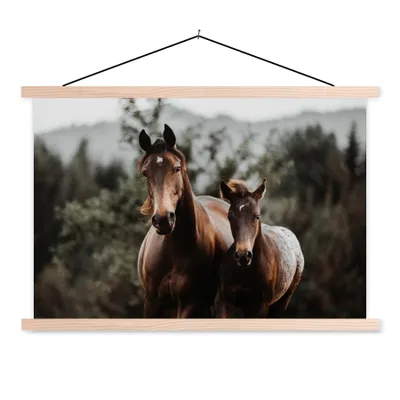 Produktbild von MuchoWow® Textilposter Pferde - Wald - Berge 120x80 cm mit holzfarbenen Rahmen - Aufhängeset