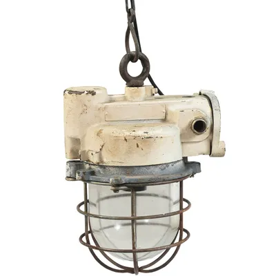 Produktbild von Einzigartige alte Schiffslampe mit schöner Patina