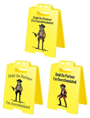 Produktbild von 1/2/3 Stück „Vorsicht Überreizung“-Tischschild mit Cowboy-Frosch-Motiv – Halt durch, Partner, ich bin überreizt! Mini-Tischschild für Zuhause oder Büro – Scherzartikel für Kollegen
