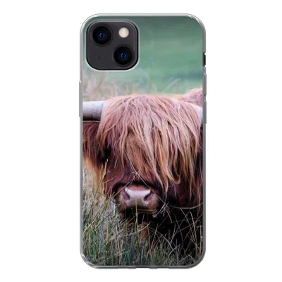 Produktbild von MuchoWow® Handyhülle Schutzhülle Hülle für iPhone 13 Schottischer Highlander - Hörner - Gras Silikon Softcase Handy Hülle - Karteninhaber