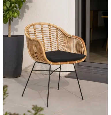 Image de Fauteuil en Rotin "Calais" avec Coussin Noir - Chaise pour Extérieur ou Intérieur - Pieds en métal noir - L 65 x P 65 x H 90 cm