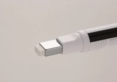 Produktbild von Mono Zero Radierer, Farbe :weißes Design, Härte:flache Radierspitze