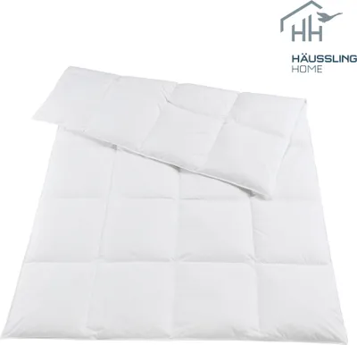 Produktbild von HÄUSSLING HOME Winter Daunendecke 135x200 cm | extra warme Winterdecke, Bettdecke Winter, Deutsche Manufaktur, 30% Daunen, auch für Allergiker geeignet, Bezug 100% Baumwolle