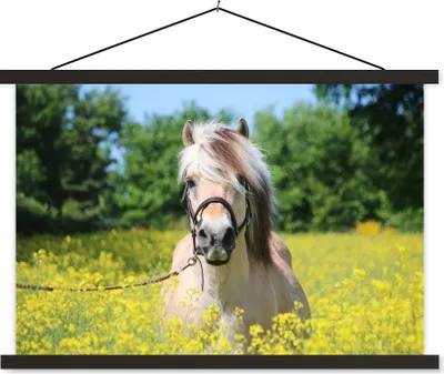 Produktbild von MuchoWow® Textilposter Pferd - Blumen - Gelb 60x40 cm mit schwarzem Rahmen - Hölzernes