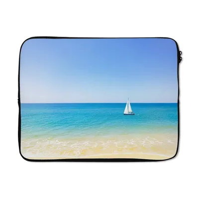 Produktbild von MuchoWow® Laptop Hülle 17 Zoll Laptoptasche Ein Segelboot vor der Küste Portugals - Zipper - Schutzabdeckung