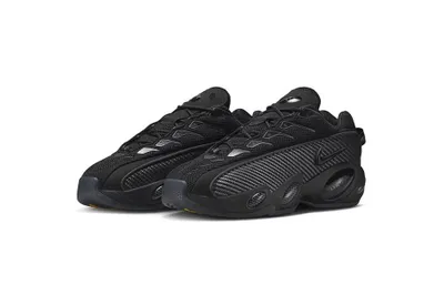 Imagen del producto de Nike NOCTA Glide, modelo Drake, color negro, hierro y gris, código DM0879-106, talla 40