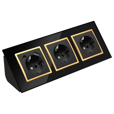 Produktbild von Glas Ecksteckdose 3-fach Steckdose und Steckdose mit USB-C Steckdosenblock 45° Verteilerdose schwarz mit goldenem Rand.