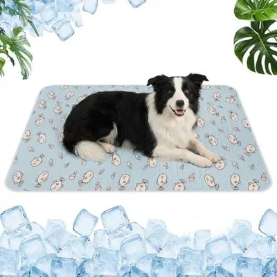 Produktbild von Qoosea Kühlmatte für Hunde Katzen Haustiermatte aus Eisseide, Komfortabel Selbstkühlend Hundematte Faltbar Kältematte für Haustiere, Pet Cooling Mat für Sommer Drinnen und Draußen - 50 * 70CM