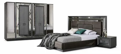 Image de Ensemble chambre à coucher comprenant : lit, 2 tables de chevet, armoire luxueuse – 4 pièces