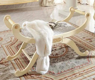 Produktbild von Casa Padrino Luxus Barock Sitzbank Creme / Gold / Grau - Handgefertigte Bank im Barockstil - Italienische Barock Möbel - Luxus Möbel im Barockstil - Luxus Qualität -  Italy