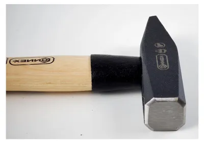Produktbild von Schlosserhammer 300 g mit Holzstiel und Stielschutz