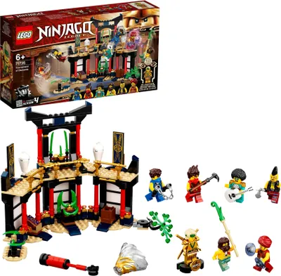 Produktbild von LEGO 71735 NINJAGO Turnier der Elemente Tempel Bauset mit Kampfarena und Figur des Goldenen Ninja Lloyd
