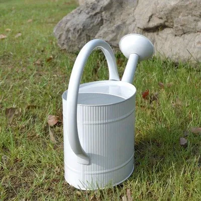 Produktbild von Gießkanne 5 Liter - Weiße Metallkanne im Landhausstil