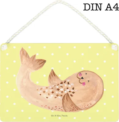 Produktbild von Mr. & Mrs. Panda Schild Robbe Liegen DIN A4 - Gelb Pastell - Geschenk, Strand, holzbild, Meerestier, Lustige Sprüche, Türschild, Ostsee, Wandbild Holz, Robben, Nordsee