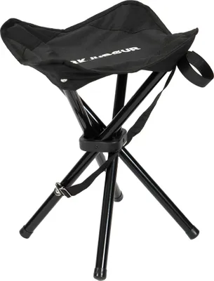 Produktbild von KIRKJUBØUR® klappbarer Outdoor Hocker, 4-beinig, leicht & kompakt, wasserabweisend, inkl. Tragetasche – ideal für Camping & Angeln schwarz | KJ-28