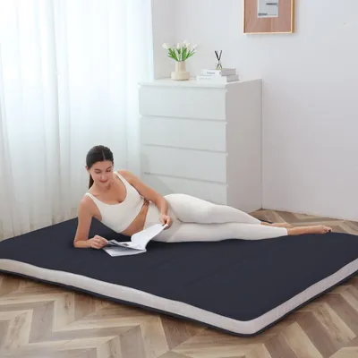 Produktbild von MEULBATY 5-lagige Futon-Matratze, atmungsaktiv, stabil, faltbar mit Gurten. Vielseitig als Bodenbett oder Campingmatze – platzsparend & tragbar.