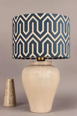 Produktbild von Opviq, Moderne Tischlampe mit Keramikkörper und Samtoberteil, Ø30 h:20 cm, Höhe 48 cm, E27 Fassung, max. 40 W, IP20, ideal für rustikale und moderne Wohnräume.