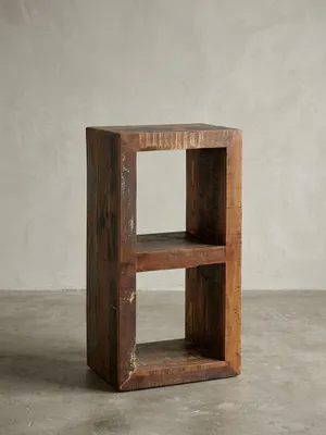 Produktbild von Holzregal "Ewa": Rustikales Standregal, Cube-Form, Vintage-Shabby-Look, 2 Innenräume, recyceltes Mango-Massivholz. Braun, 45x35x90 cm | Kadima Design