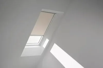 Obrázok produktu pre Zatemňovacia roleta na strešné okno VELUX elektrická DML C04 4556K béžová