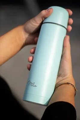 Immagine prodotto di Famanu, borraccia termica da 1000 ml, colore blu, ideale per bambini, con isolamento a doppia parete