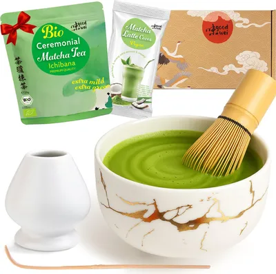 Zdjęcie produktu dla Zestaw do ceremonii herbaty Matcha "White Marmor" z czarka, miotelka, stojakiem i matcha + kokosowym latte – elegancki zestaw dla milosników matcha