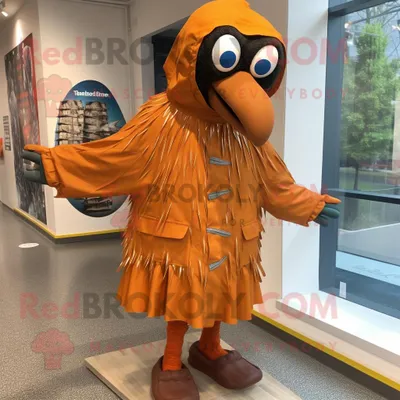 Produktbild von Rostfarbener REDBROKOLY Pfau als Maskottchen kostüm gekleidet mit Regenmantel und Schnürsenkeln