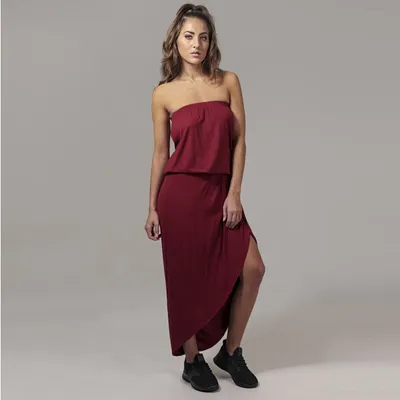 Zdjęcie produktu dla Urban Classics Ladies - Wiskozowa sukienka bandeau bordowy - L